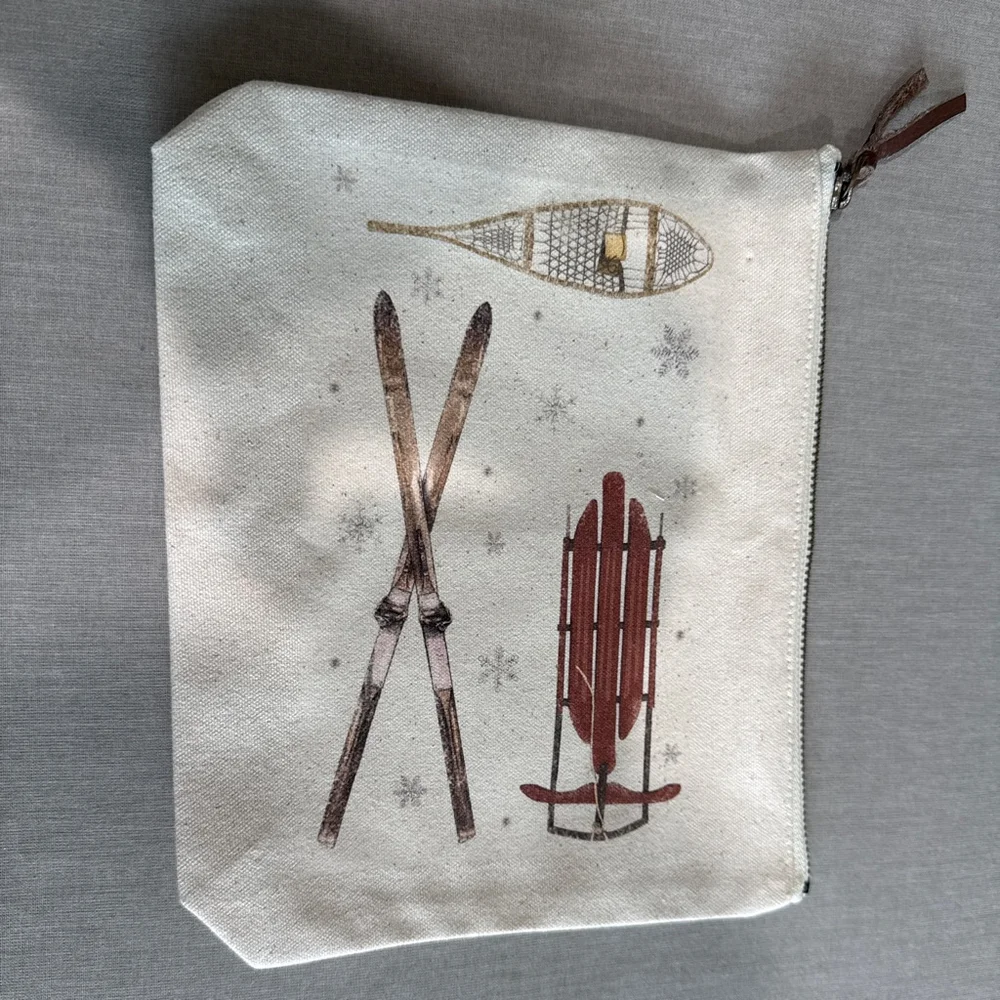 Women's Mary Lake-Thompson Inc. Beige Brown Winter Theme Cosmetic Bag One Size